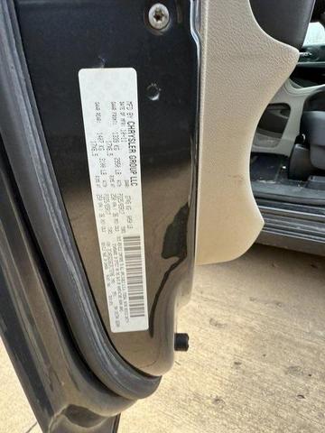 2012 dodge grand caravan crew