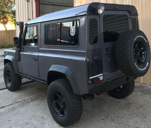 200 tdi turbo diesel 5 spd.no rust at all. perfect shape