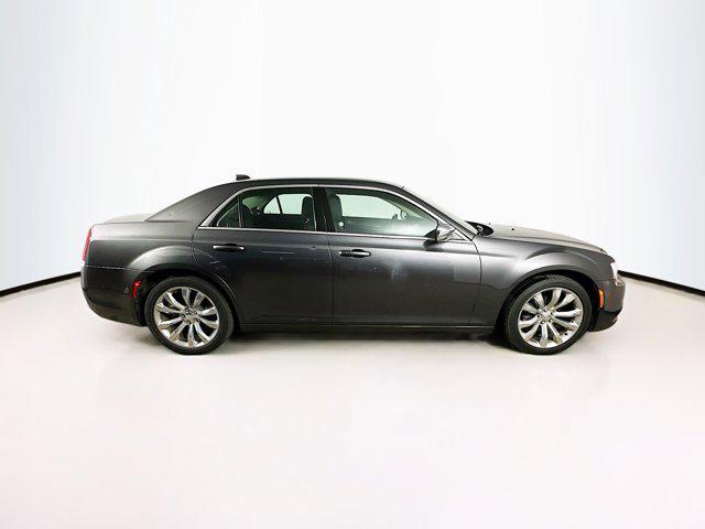 2019 chrysler 300 touring