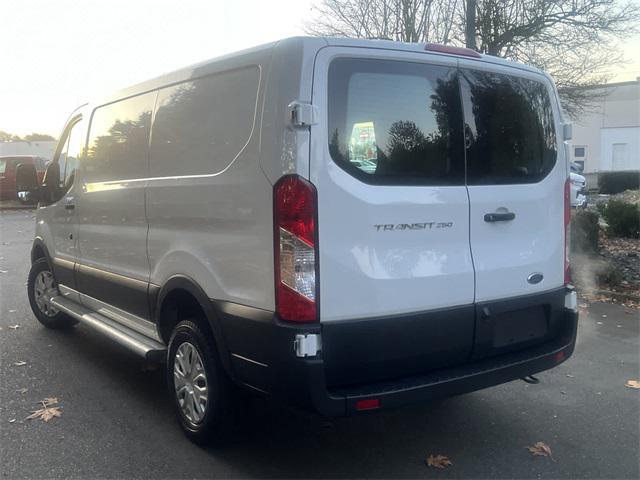 2021 ford transit-250 base