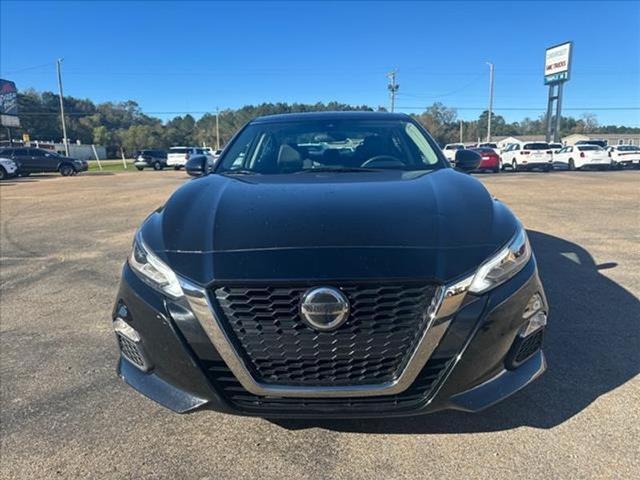 2022 nissan altima sr fwd
