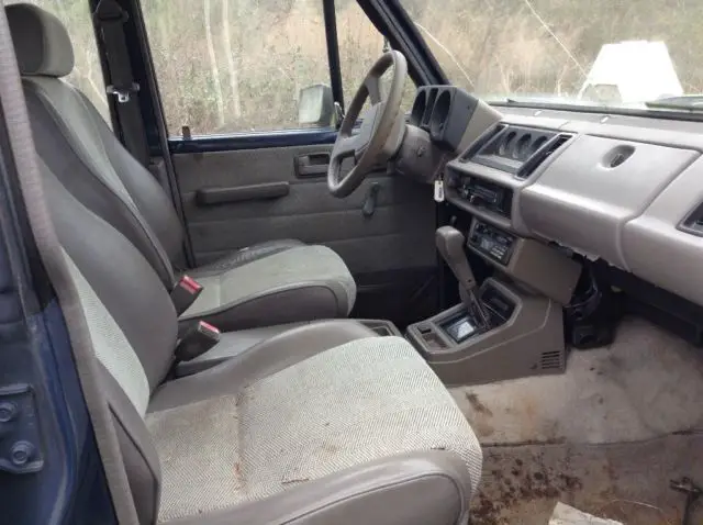 1988 isuzu trooper blue rebuildable or parts original owner