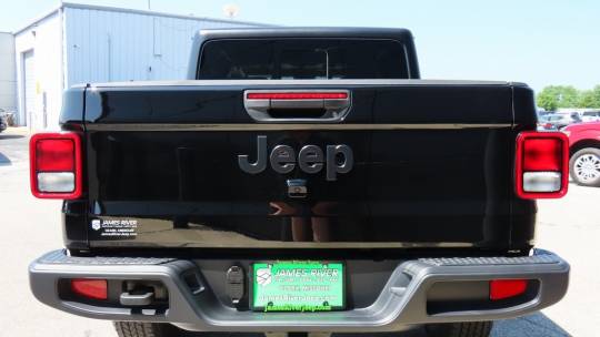 2024 Jeep Gladiator