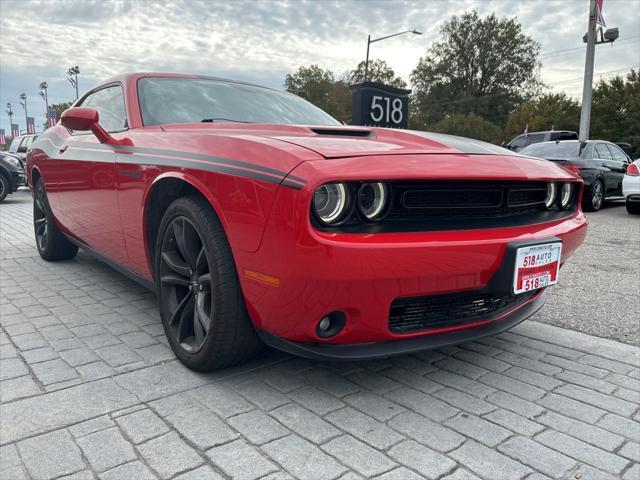2017 dodge challenger sxt