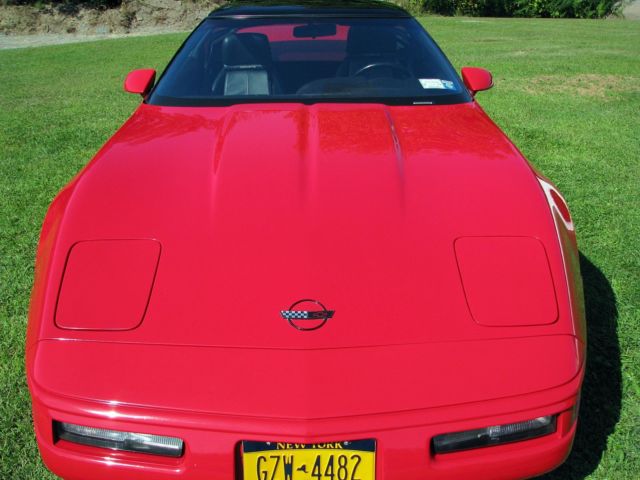 beautiful 2nd owner zr-1 new injectors both tops all stock except exhaust wow!!