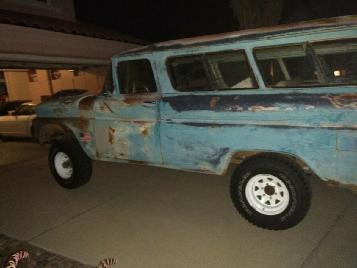 1961 chevrolet suburban 4x4