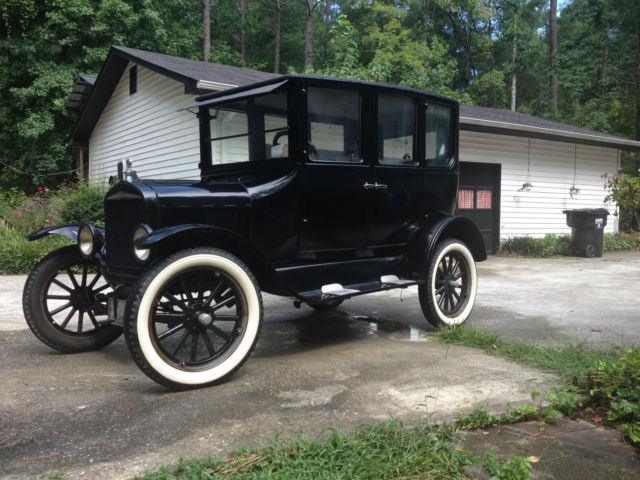 1925 ford model t four door