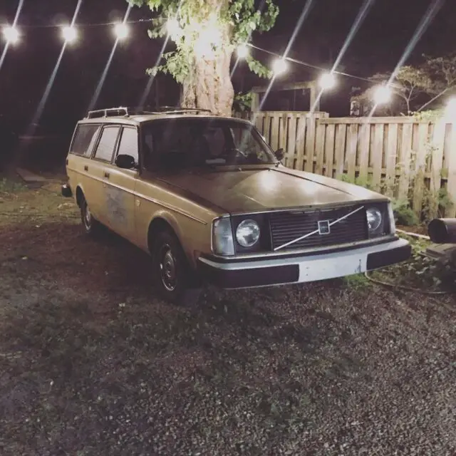1976 volvo 245 flathood runs and drives