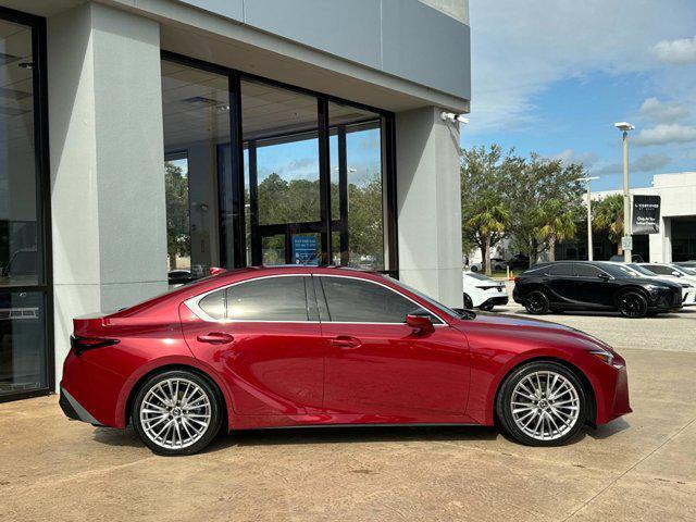 2022 lexus is 300 base