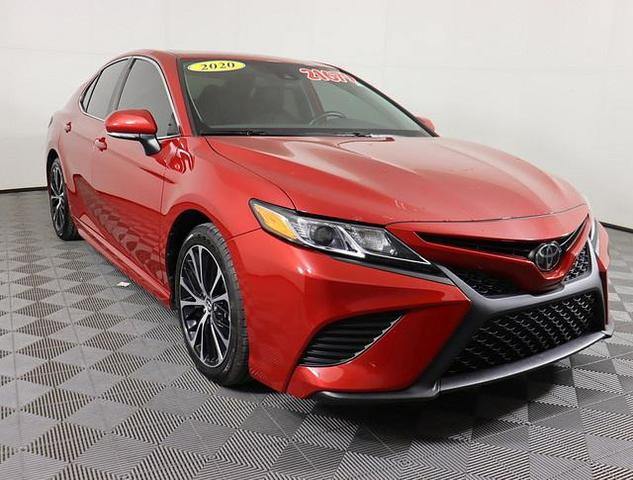 2020 toyota camry se