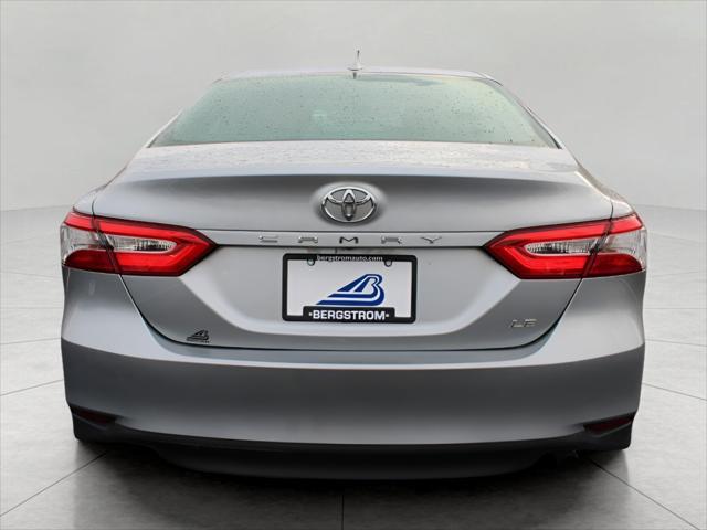 2019 toyota camry le