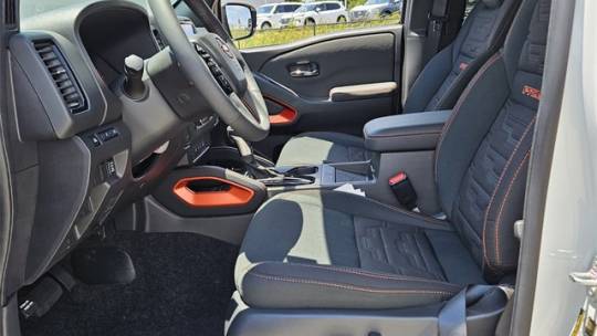 2024 Nissan Navara (Frontier) pro-x