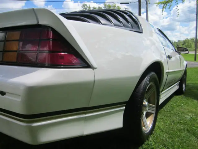 1988 chevrolet camaro iroc-z28 5.0l tuned port t-roof