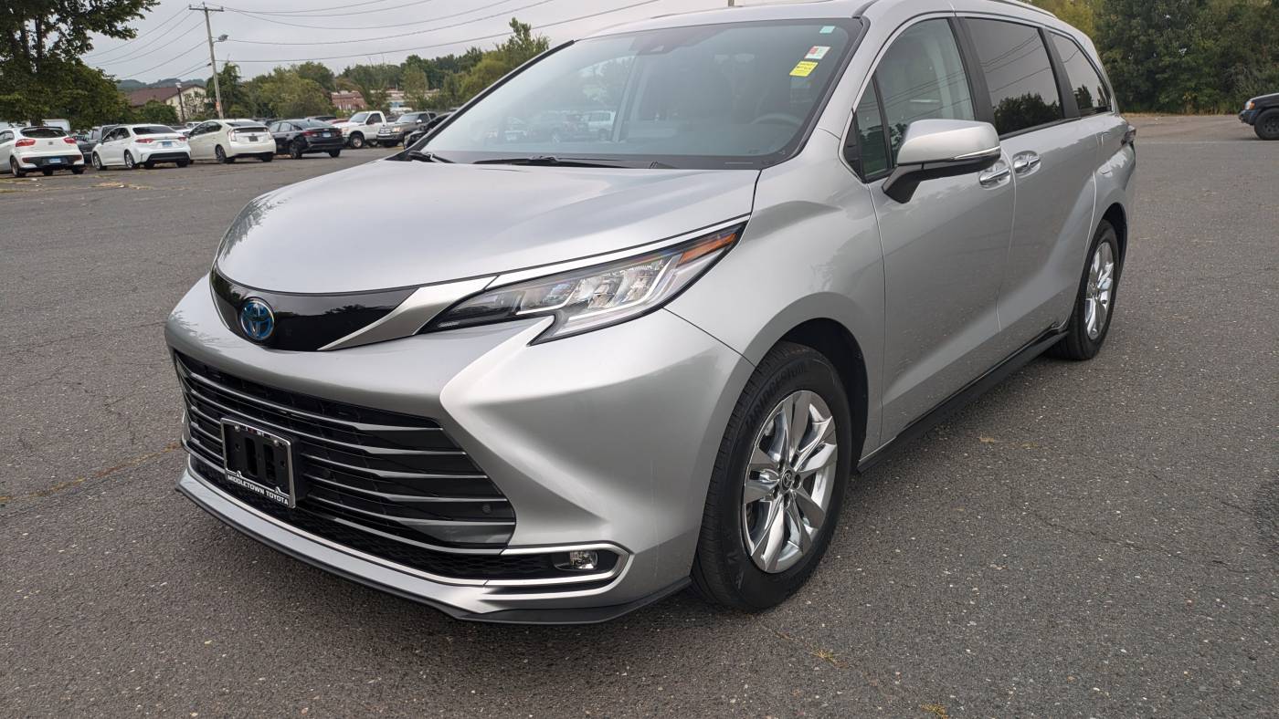 2023 toyota sienna limited 7-passenger