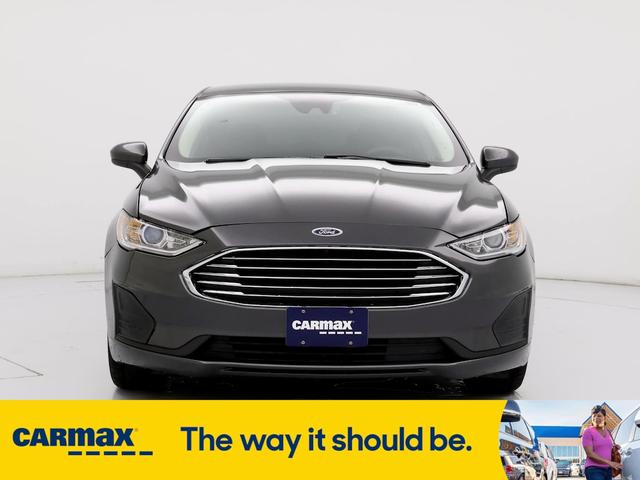 2019 ford fusion hybrid se