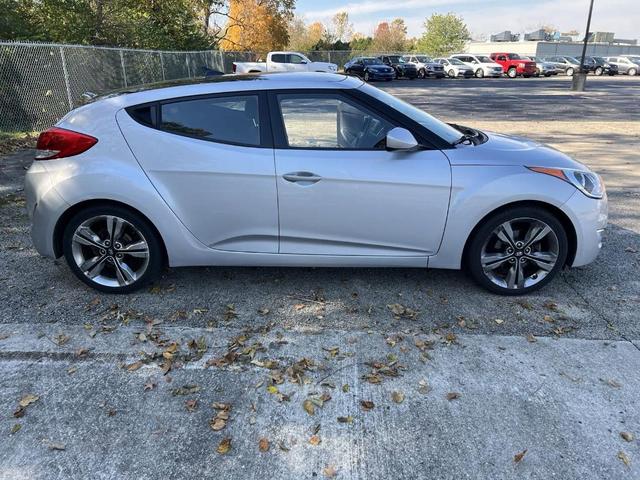 2016 hyundai veloster base