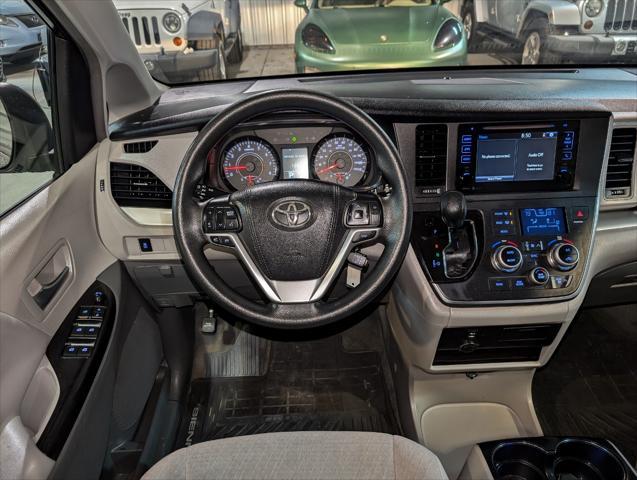 2015 toyota sienna le