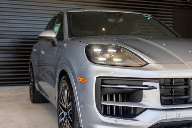 2024 porsche cayenne base