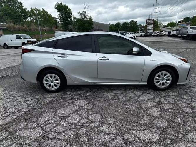2022 toyota prius le hatchback 4d in blue springs, missouri