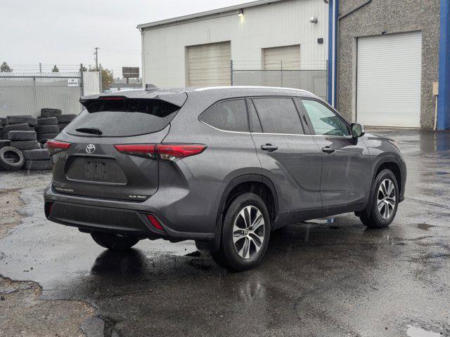 2021 toyota highlander xle