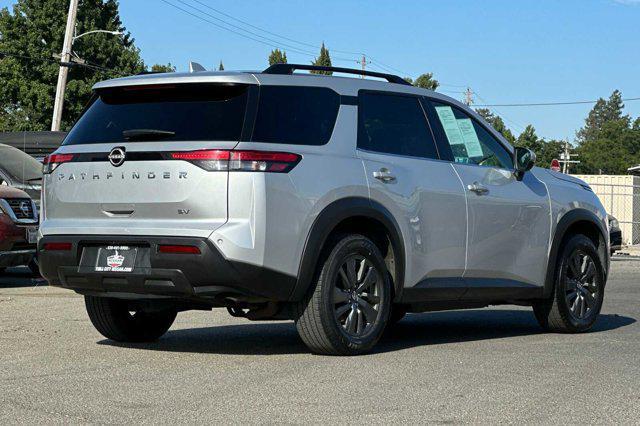 2022 nissan pathfinder sv 2wd