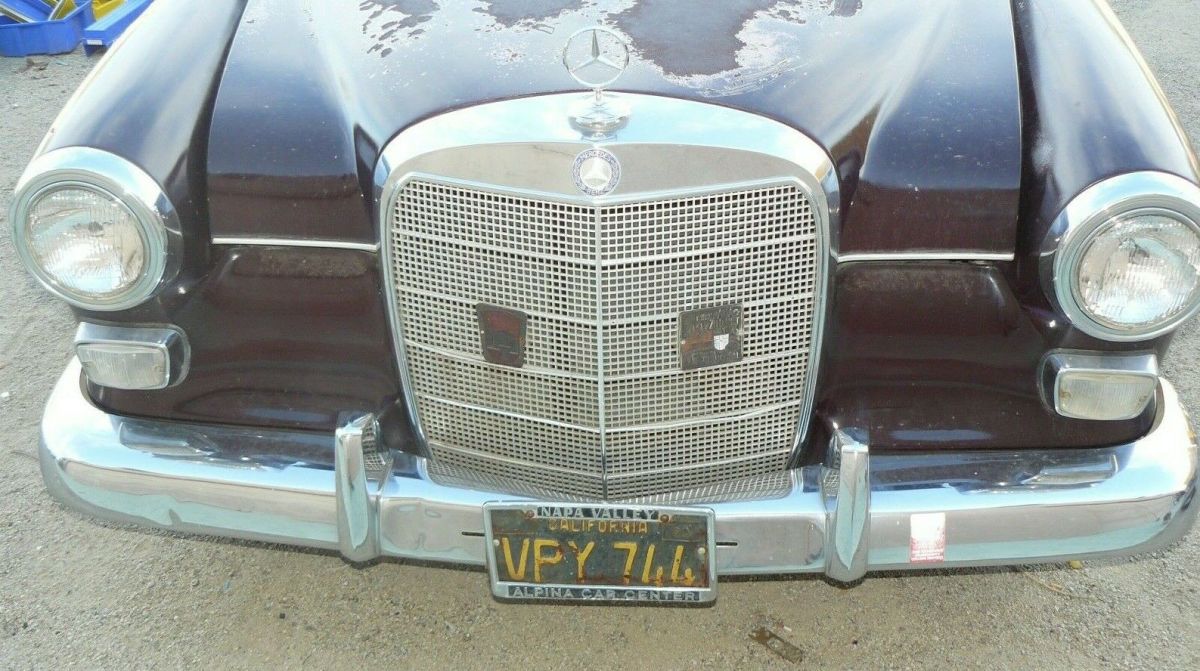 1967 mercedes 200 series 4 door sedan maroon