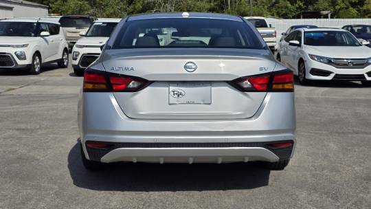 2022 Nissan Altima 2.5 sv