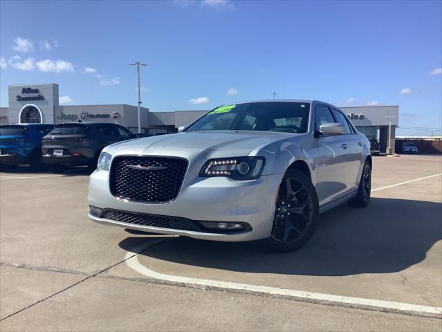 2022 chrysler 300 s