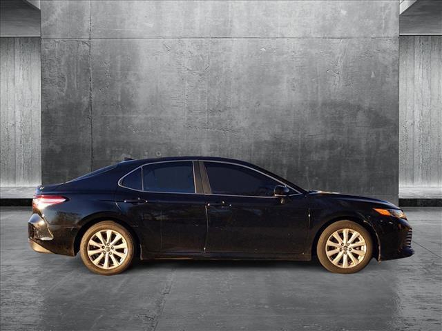2020 toyota camry le
