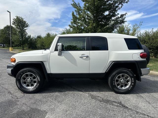 2012 toyota fj cruiser base