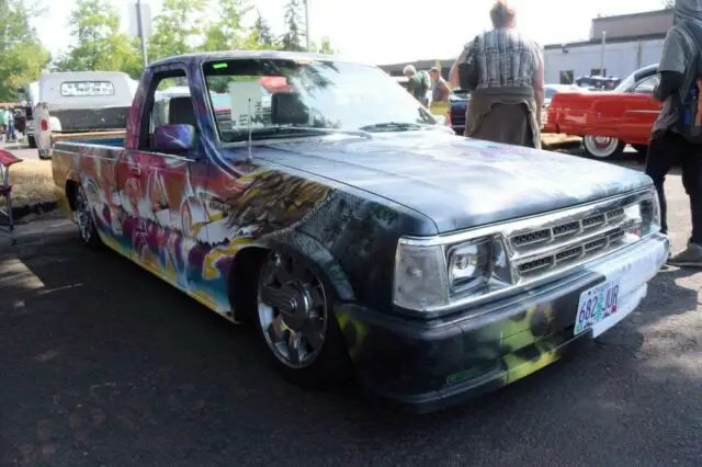 1992 mazda b2200 se-5 bagged minitruck show truck one of a kind! low reserve !!!