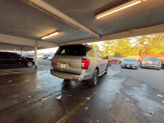 2023 ford expedition xlt