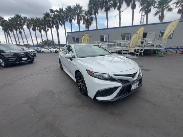 2022 toyota camry se