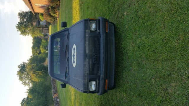 1991 gmc sonoma 5 speed pickup truck- !!!!bat mobile!!!!