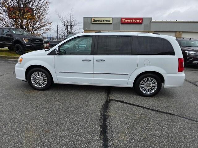 2015 chrysler town & country limited platinum
