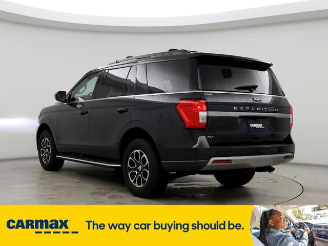 2022 ford expedition xlt
