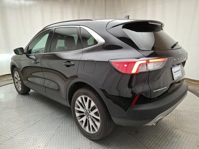 2022 ford escape titanium