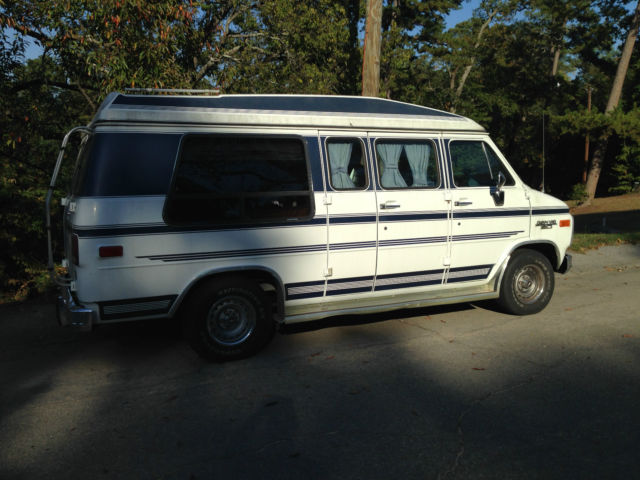 1989 chevrolet g20 van with low miles, new tires and huge storage capacity