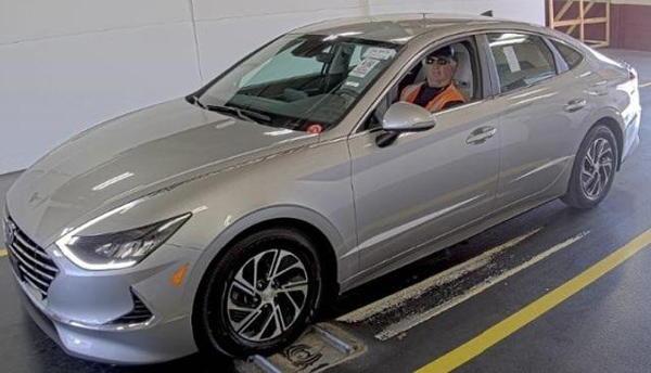 2021 hyundai sonata hybrid in minneapolis, minnesota