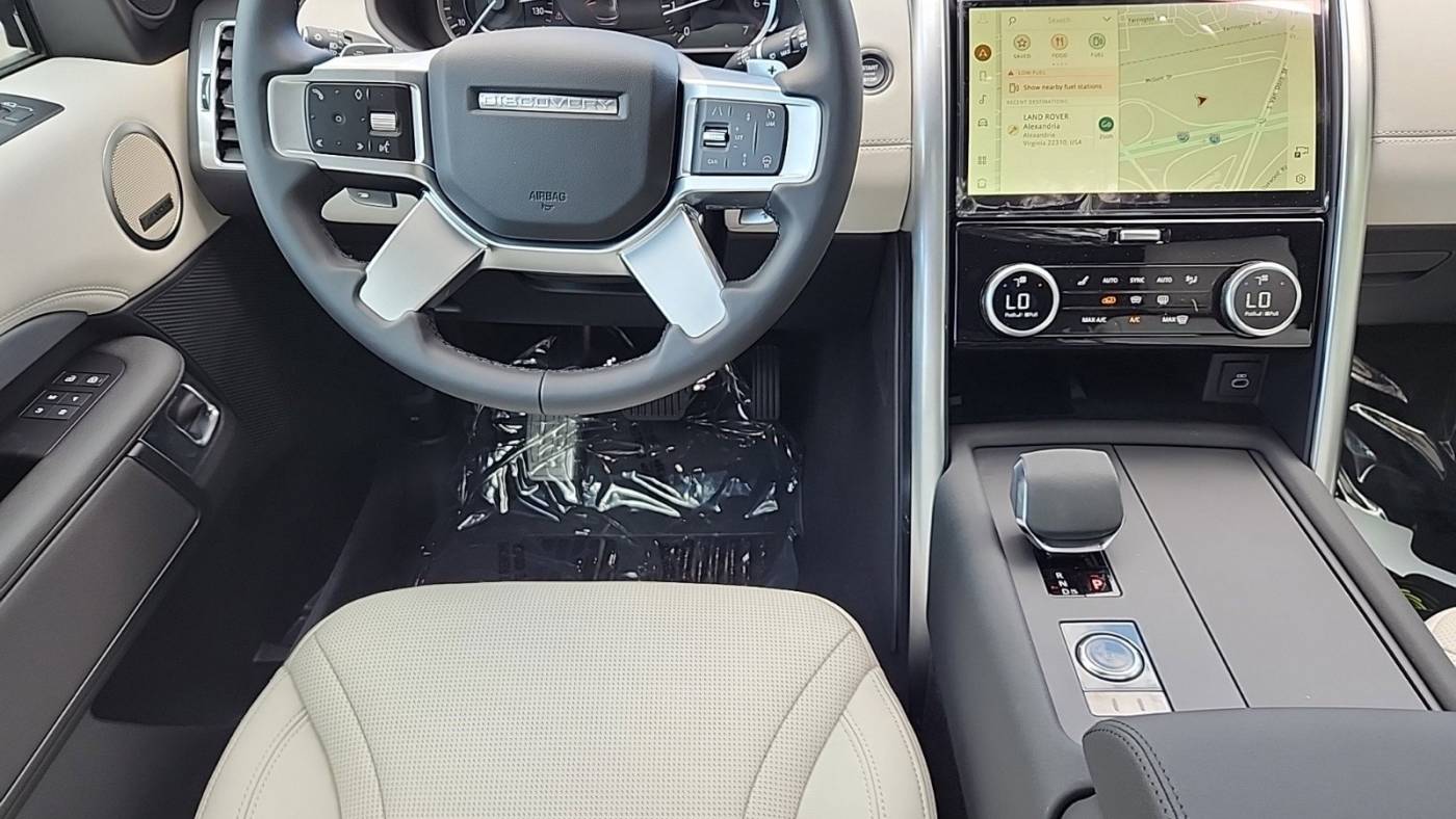 2023 land rover discovery p300 s