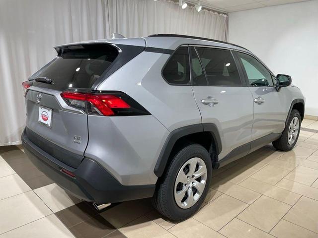2021 toyota rav4 le