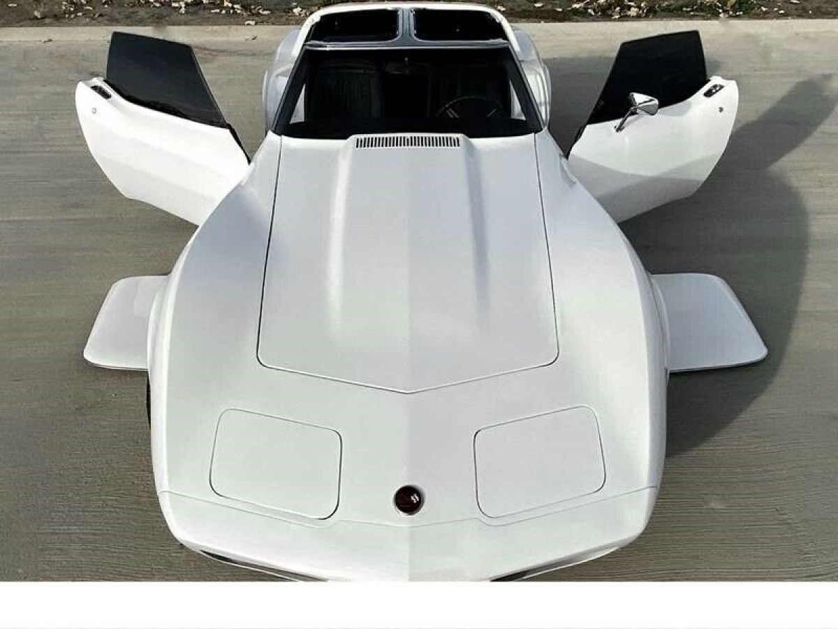 1975 chevrolet corvette stingray 13,033 miles white with blue metallic fleck and