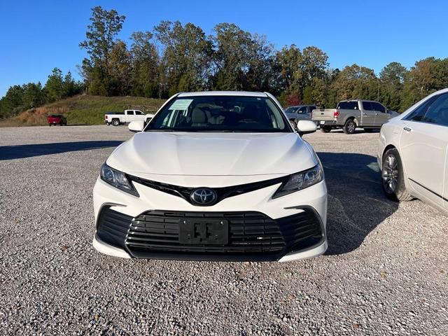 2022 toyota camry le
