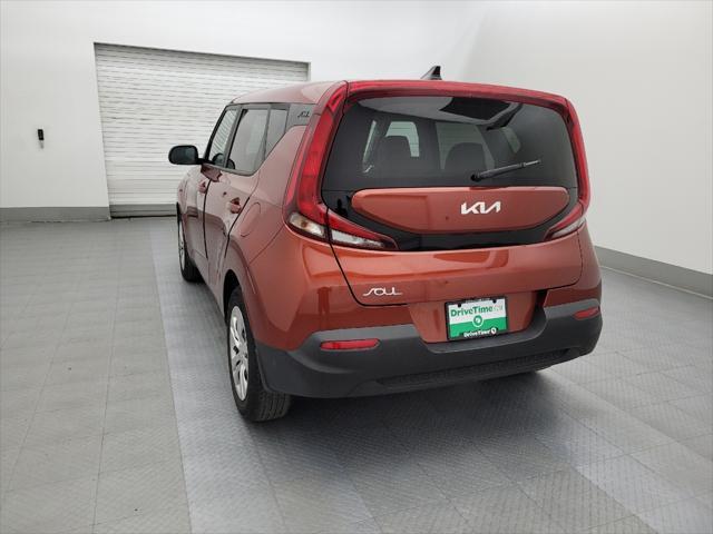 2022 kia soul lx