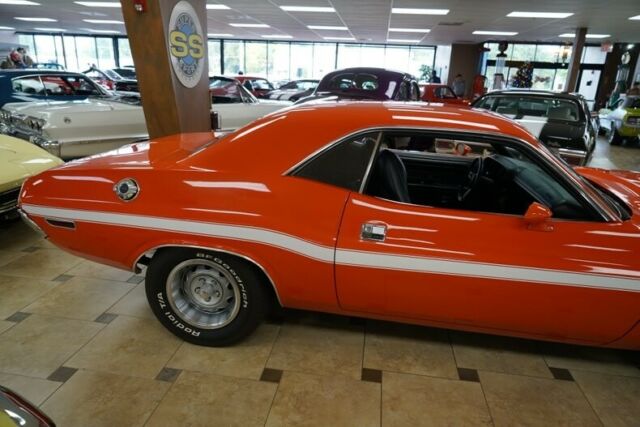 1970 dodge challenger r/t 0 hemi orange