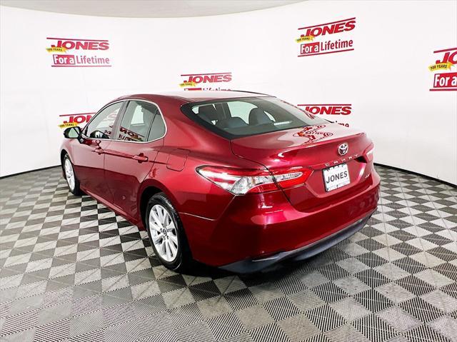 2018 toyota camry le