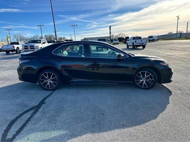 2023 toyota camry se