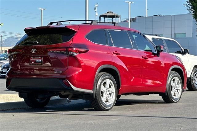 2022 toyota highlander le