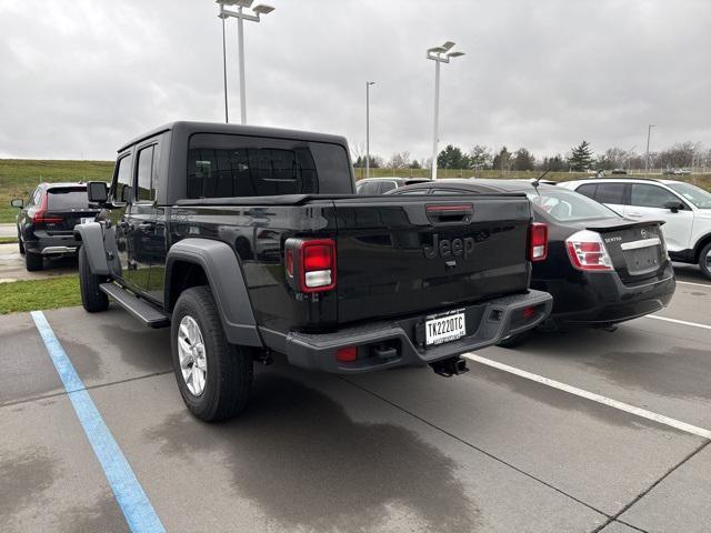 2023 jeep gladiator sport s