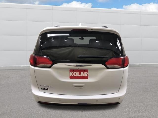 2020 chrysler pacifica touring-l